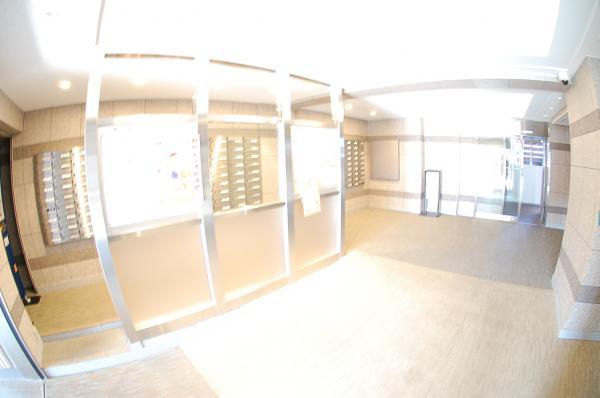 lobby. Auto-lock Mansion