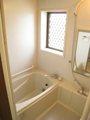 Bath. Add cooked ・ With window