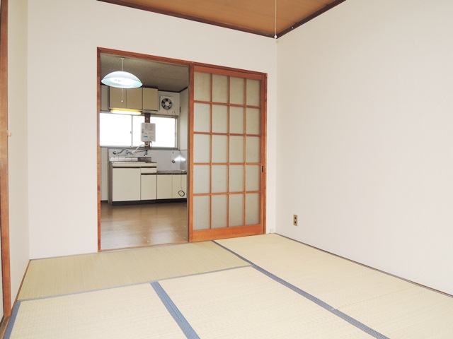 Living and room. It is also available as 1LDK