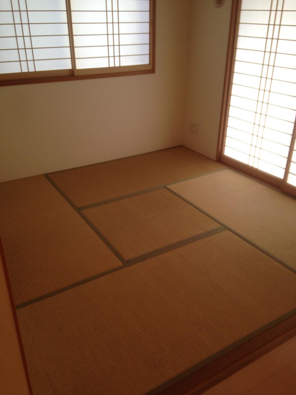 Non-living room. Indoor (12 May 2013) Shooting