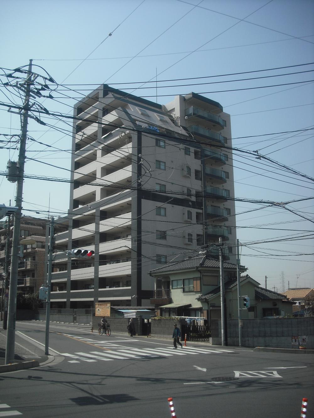 Local appearance photo. Indoor (12 May 2013) Shooting