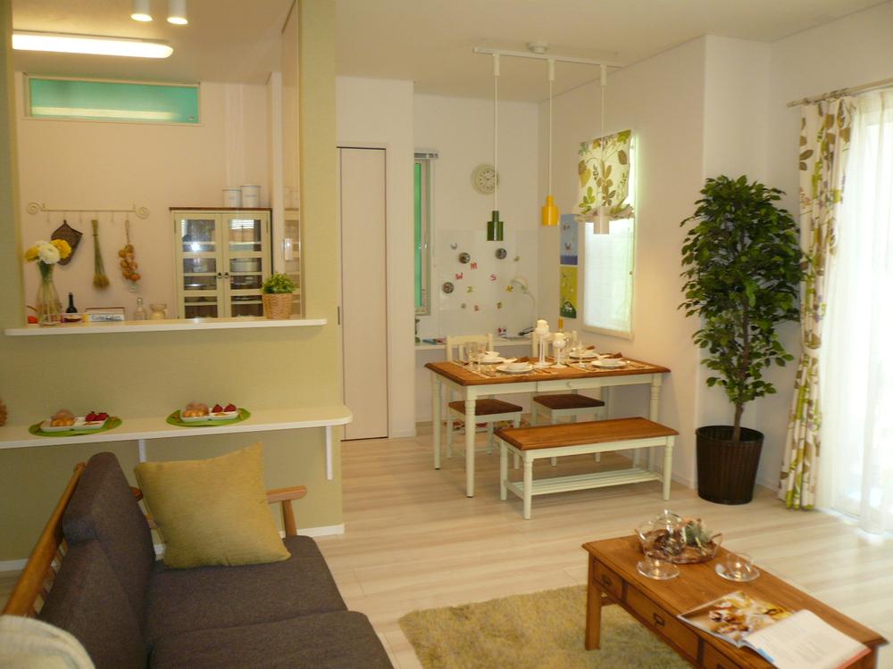 Living. Indoor [1 Building model Building] (September 2013) Shooting