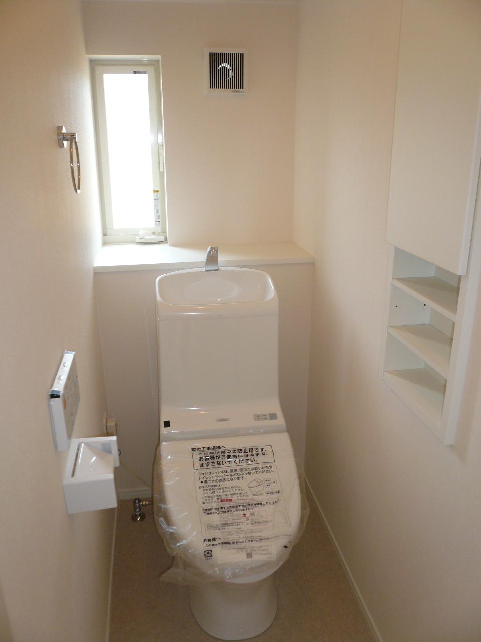 Toilet. Indoor [1 Building model Building] (September 2013) Shooting