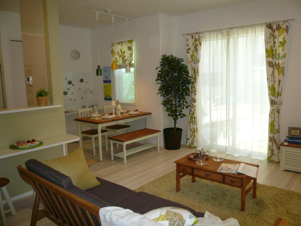 Living. Indoor [1 Building model Building] (September 2013) Shooting