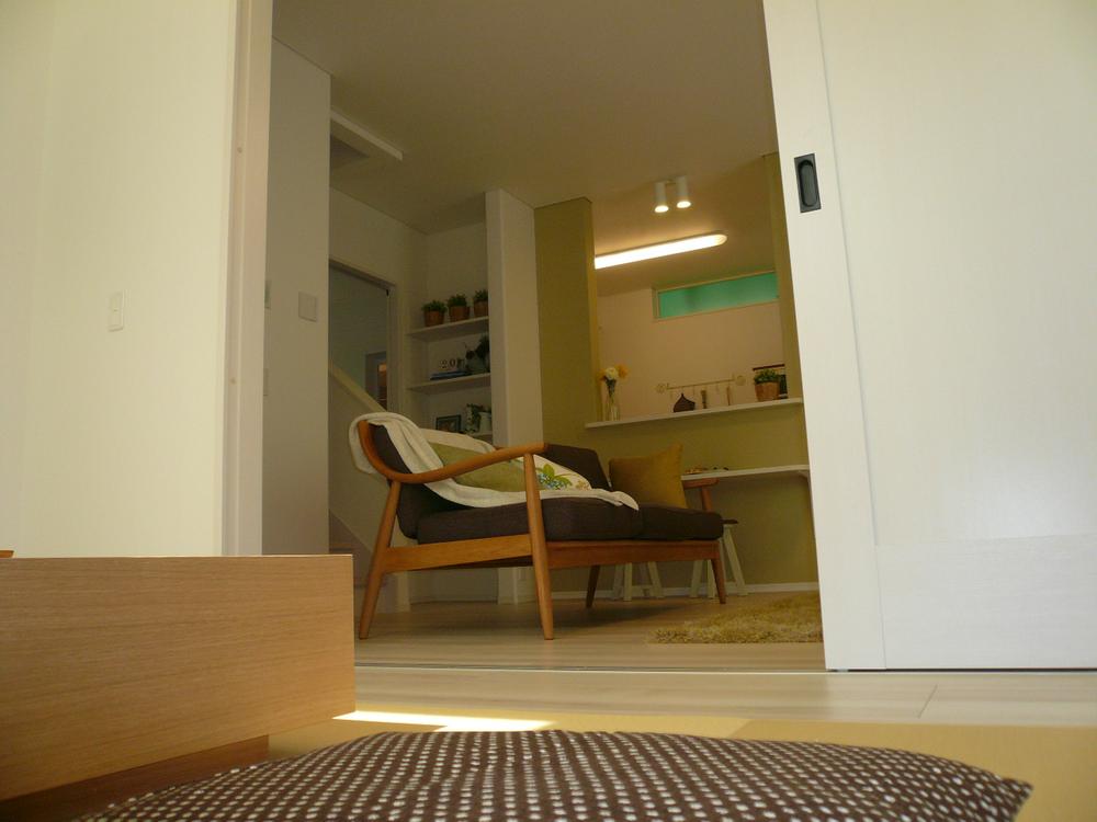 Living. Indoor [1 Building model Building] (September 2013) Shooting