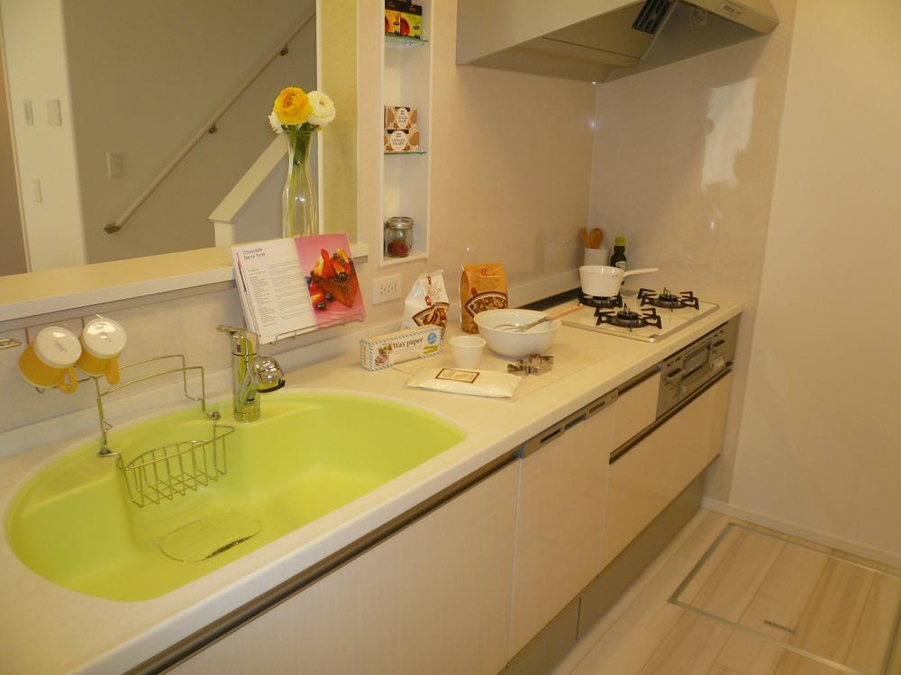 Kitchen. Indoor [1 Building model Building] (September 2013) Shooting