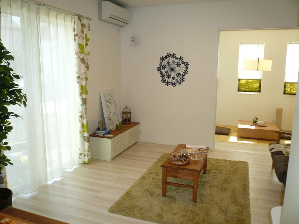 Living. Indoor [1 Building model Building] (September 2013) Shooting