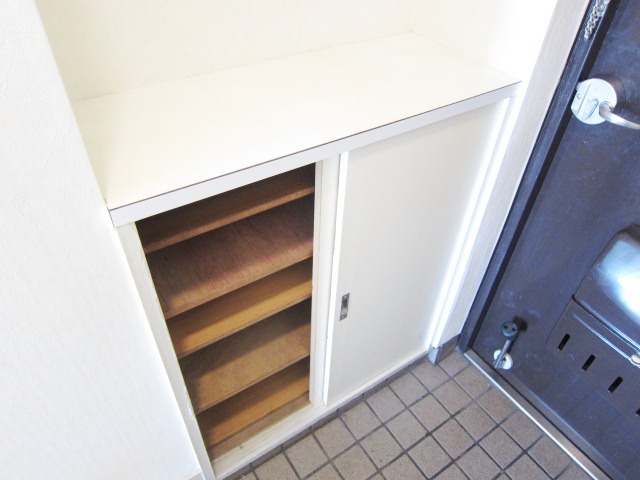 Entrance. Separate reference is a picture