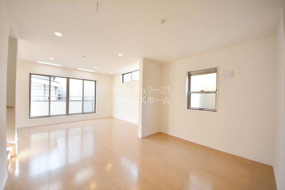 Living. ◇ living (December 2013) shooting ◇ It provided a lot of window, In the house It will deliver a lot of sunshine