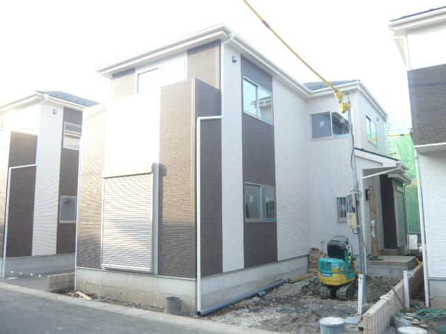 Local appearance photo. 5 Building