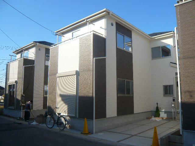 Local appearance photo. 6 Building