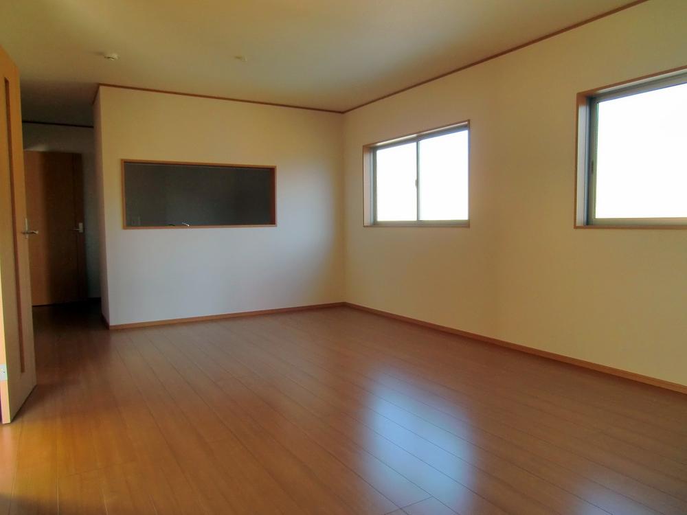 Same specifications photos (living). Same specifications