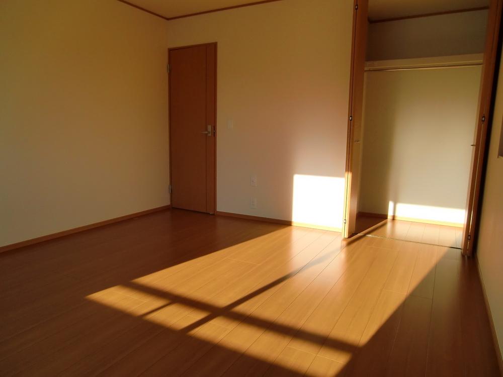 Same specifications photos (living). Same specifications