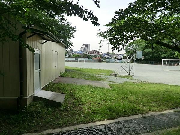 Primary school. Hatogaya Sakuramachi until elementary school 560m