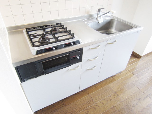 Kitchen. System kitchen with grill