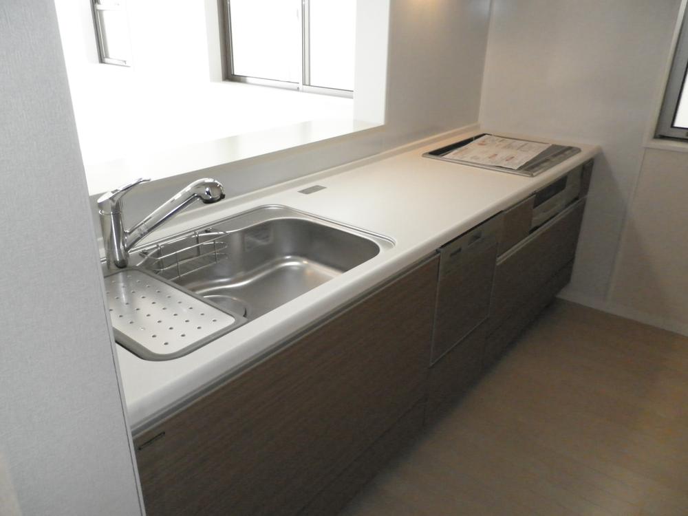 Kitchen. Indoor (12 May 2013) Shooting