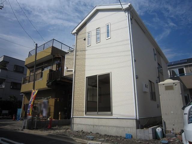 Local appearance photo. Local (10 May 2013) Shooting