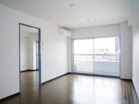 Living and room. A bright room