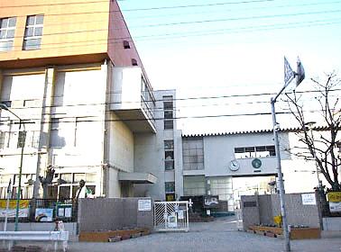 Primary school. Kamiaoki 100m to the south elementary school