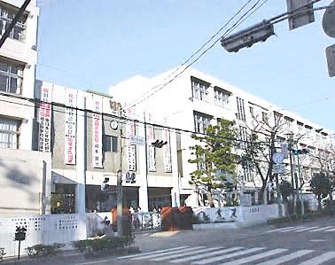 Junior high school. 660m until Aoki junior high school