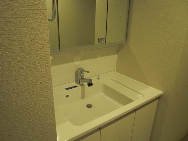 Wash basin, toilet