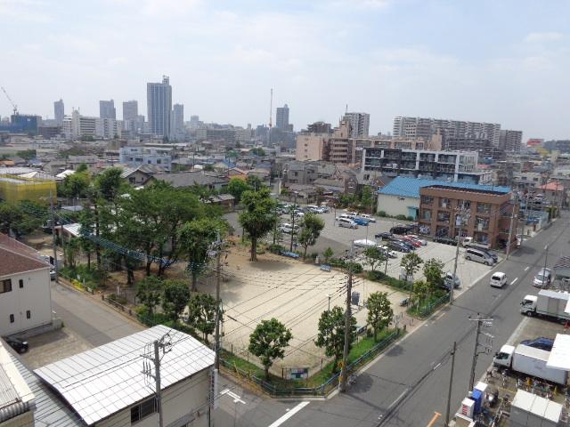 View photos from the dwelling unit. View from the site (July 2013) Shooting