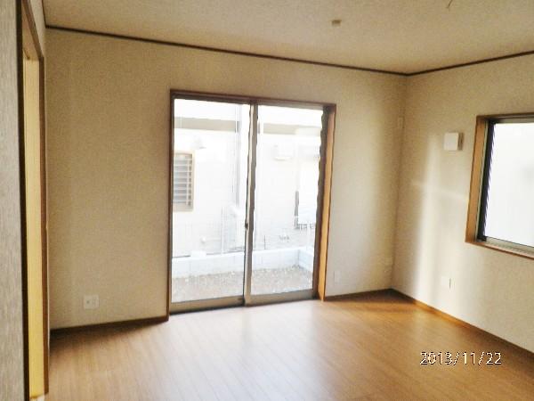 Living. Detached interior introspection Pictures - living room bright sunshine Plug! 