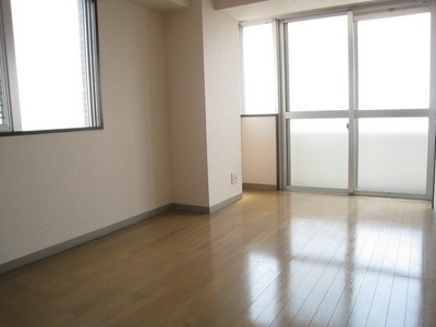 Living and room. Day is good