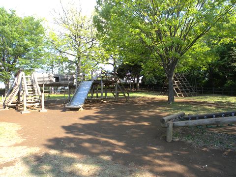 park. Actively 164m to green space (park)