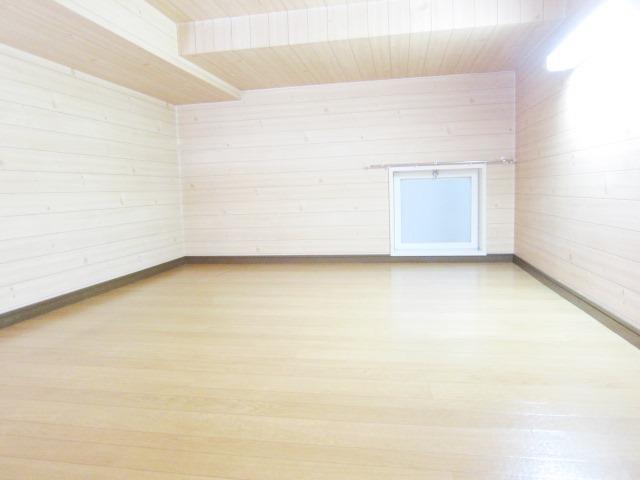 Other. Spacious loft, Ideal for storage or bedroom