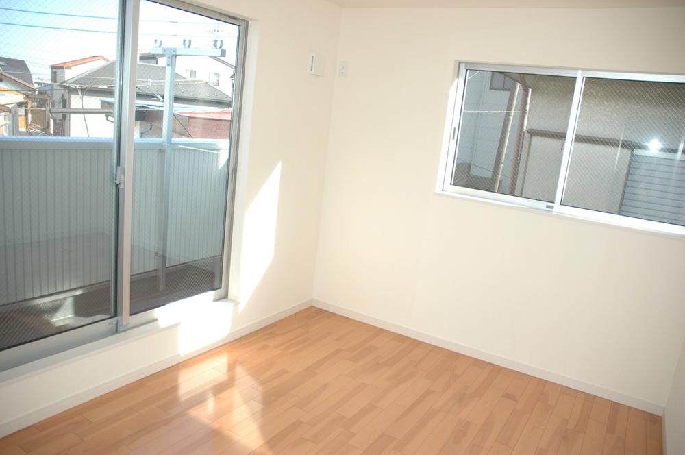 Non-living room. Indoor (12 May 2013) Shooting