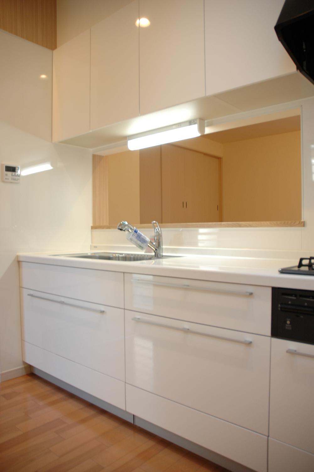 Kitchen. Indoor (12 May 2013) Shooting