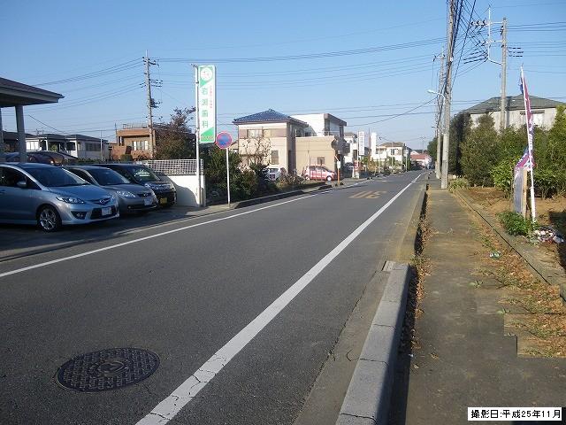 Local photos, including front road. Local (11 May 2013) Shooting