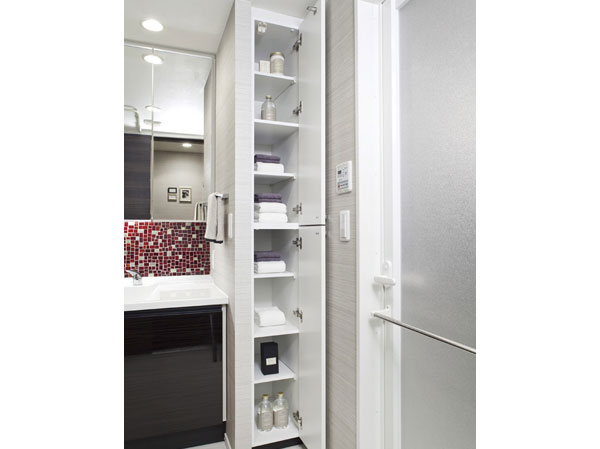 Bathing-wash room.  [Linen cabinet] Towels and bathrobes in the wash room, Organize, such as sanitary accessories ・ We established the linen cabinet, which come in handy in the housing.