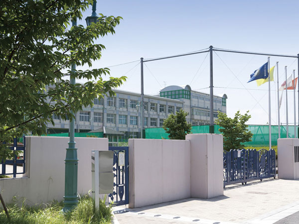 Surrounding environment. Kawaguchi Municipal Funato elementary school (about 690m ・ A 9-minute walk)