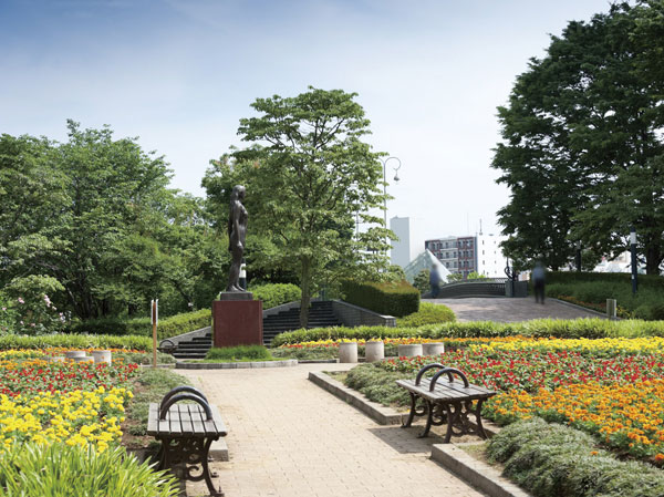 Surrounding environment. Kawaguchi Nishi (Lilia Park) (about 580m ・ An 8-minute walk)