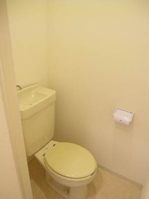 Toilet. Please relax even in the toilet