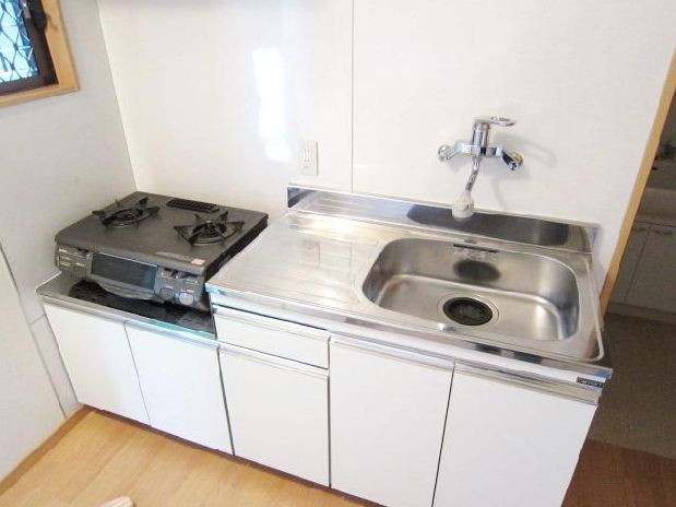 Kitchen. Gas stove 2-neck Installed