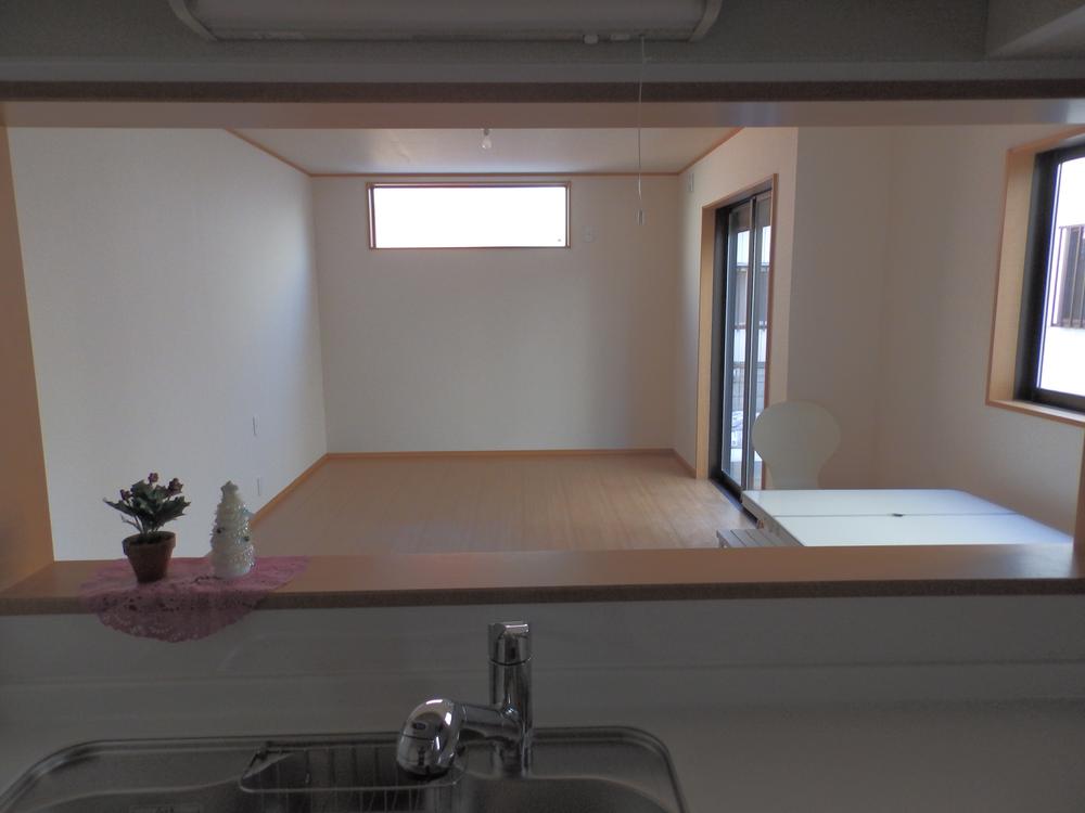 Living. Living can be checked from 1 Building Living (December 2013) shooting face-to-face kitchen