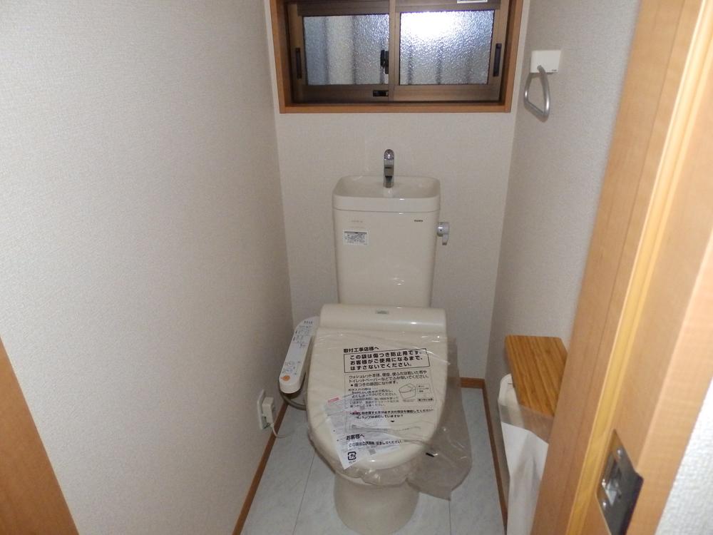 Non-living room. Building 2 2 Kaiyoshitsu (December 2013) also has a housed in a shooting bright rooms