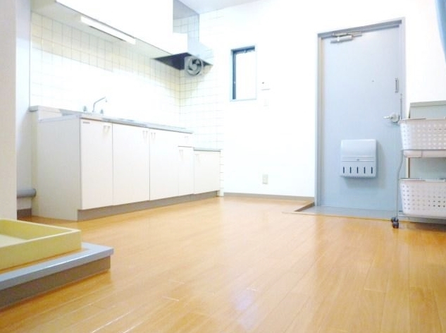 Living and room. Dining that contains the clean clean.