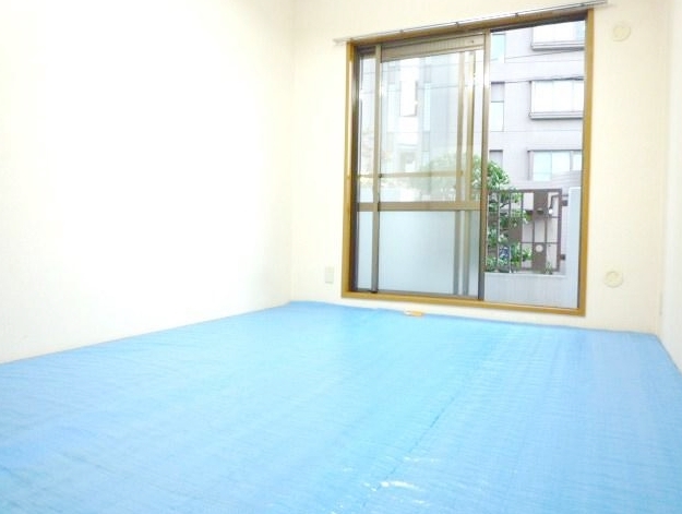 Living and room. Beautiful tatami of new.