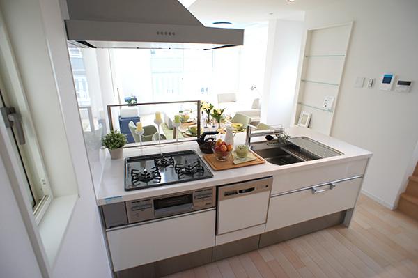 Kitchen. Produce a warm time face-to-face kitchen of your family Indoor (12 May 2013) Shooting A Building