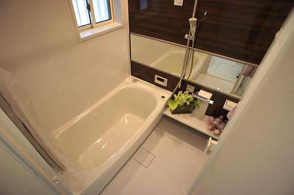 Bathroom. Indoor (12 May 2013) Shooting A Building