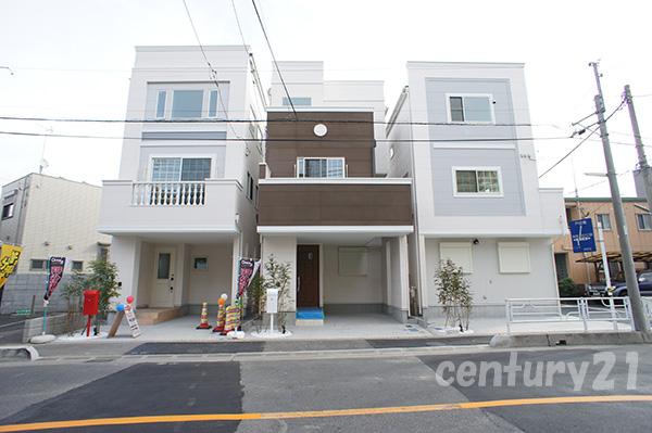 Local photos, including front road. Local (12 May 2013) Shooting