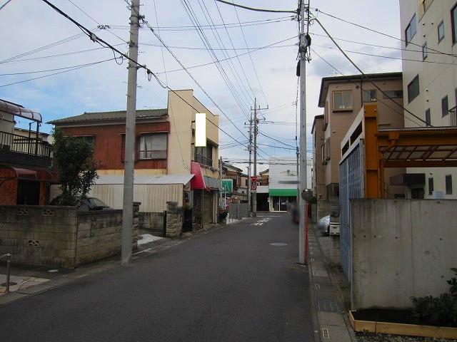 Local photos, including front road. Local (10 May 2013) Shooting