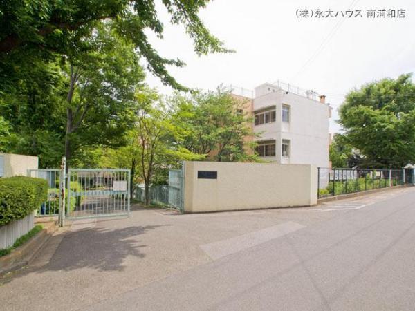 Junior high school. 400m Kawaguchi until junior high school Municipal Coyaba junior high school