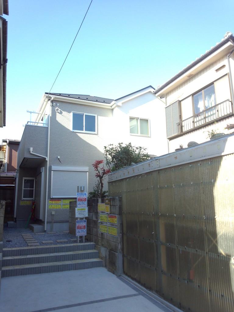 Local appearance photo. Local (12 May 2013) Shooting