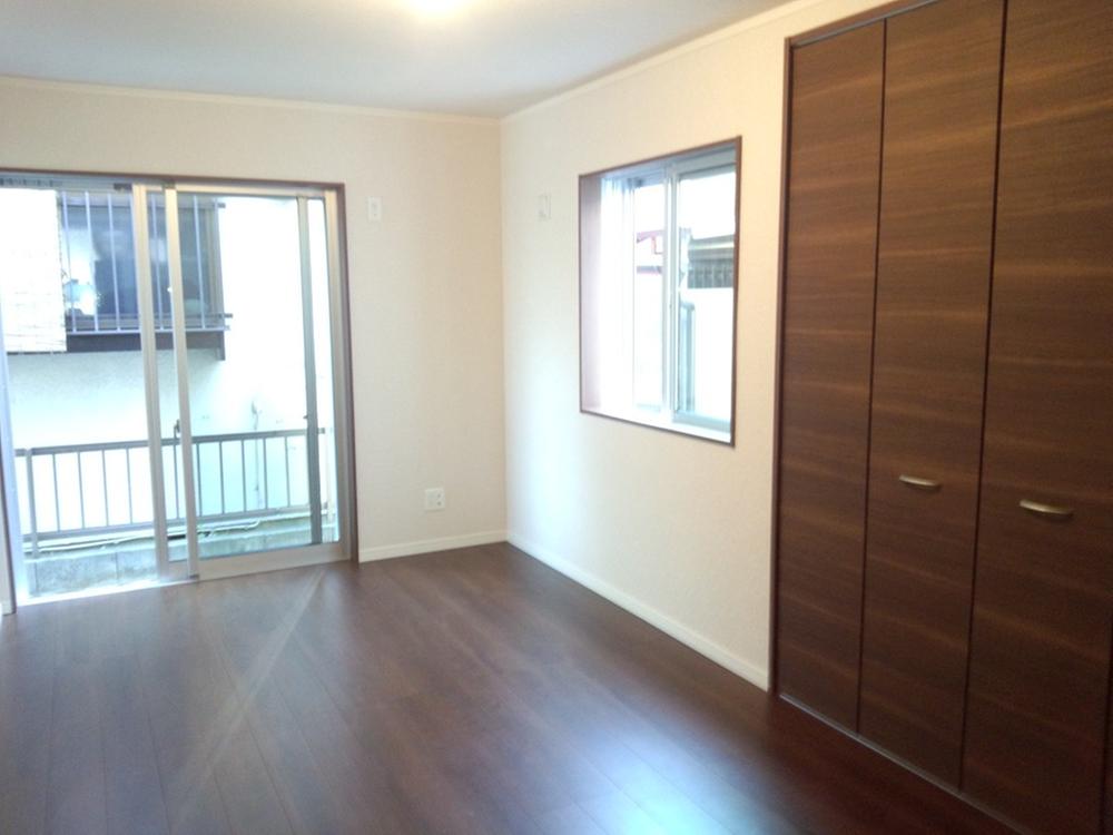 Non-living room. Indoor (12 May 2013) Shooting