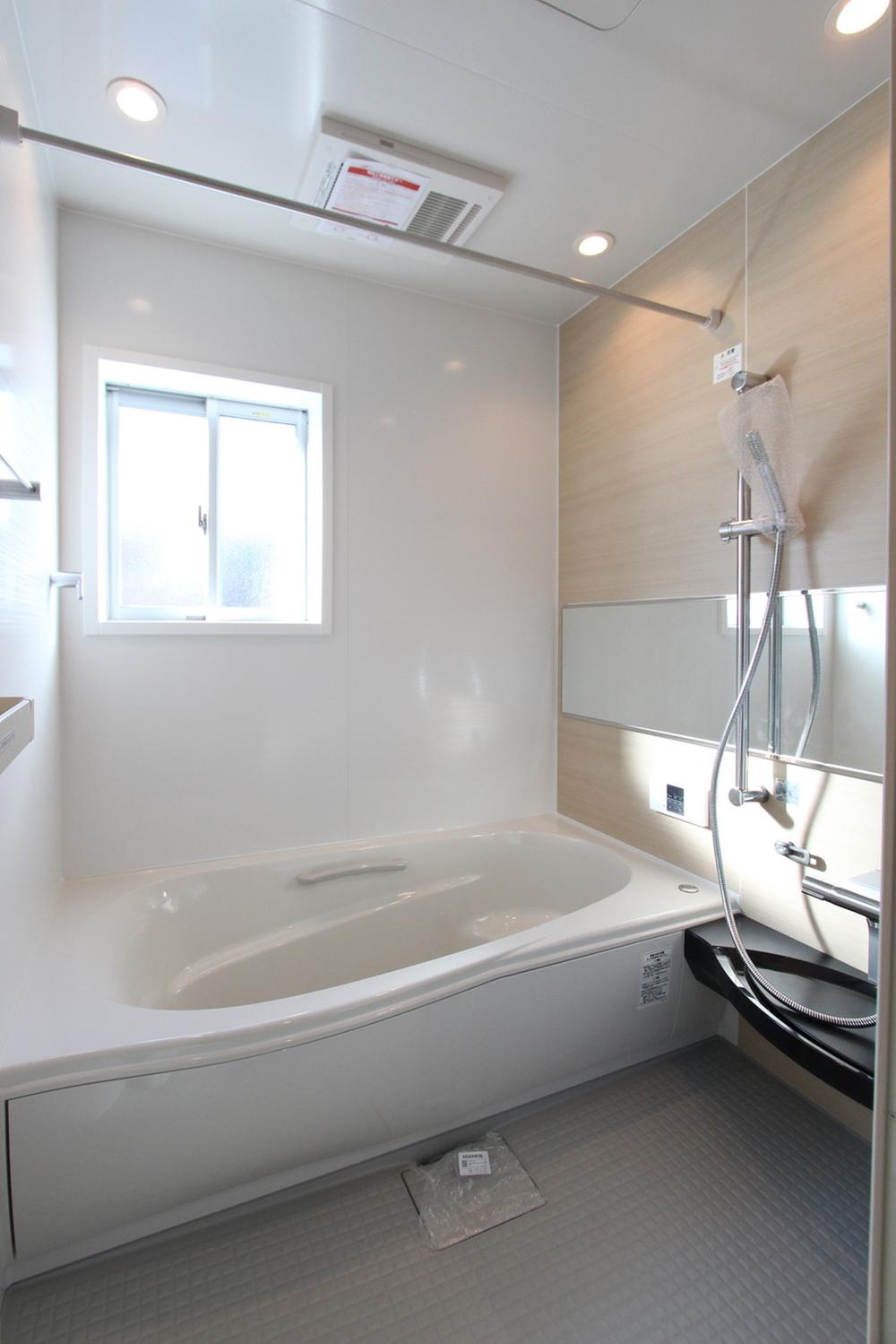 Bathroom. 1 pyeong type of bathroom is spacious specification.